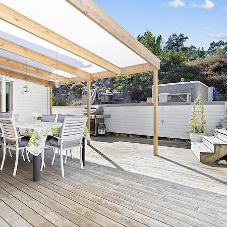 Villa Med Pool Och Bara 600M Till Havet! Trosa Bagian luar foto