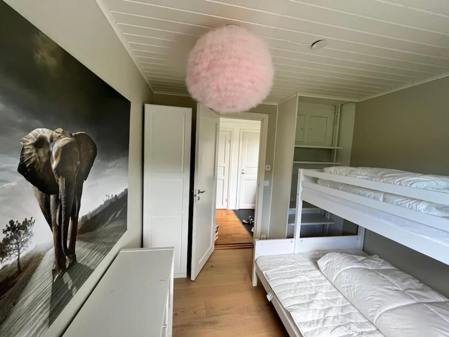 Villa Med Pool Och Bara 600M Till Havet! Trosa Bagian luar foto