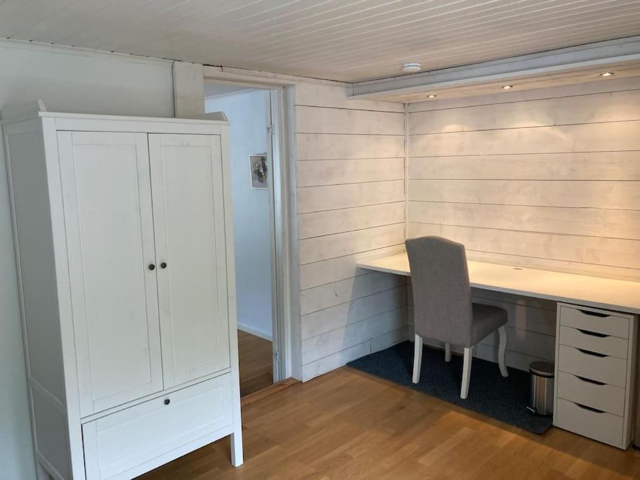 Villa Med Pool Och Bara 600M Till Havet! Trosa Bagian luar foto