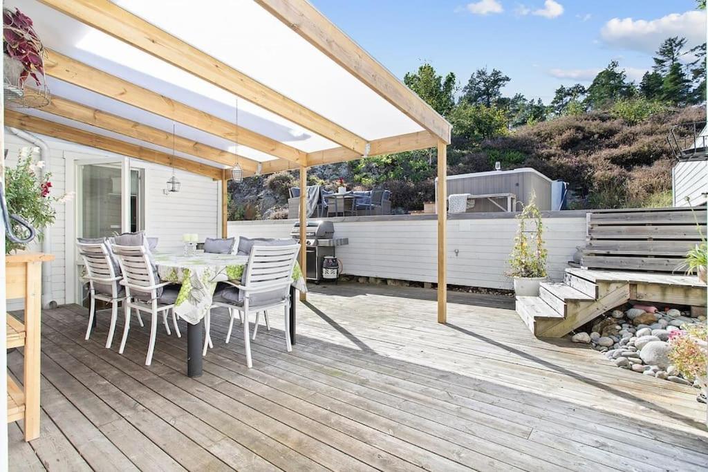 Villa Med Pool Och Bara 600M Till Havet! Trosa Bagian luar foto